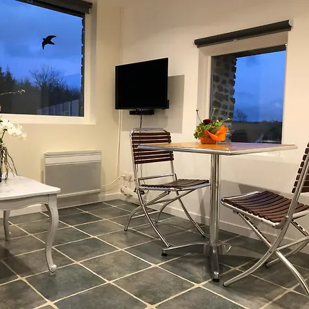 فندق مبيت وإفطار Gite 2 Personnes En Pleine Nature Avec Jacuzzi Prive Et Etang De Peche En Normandie