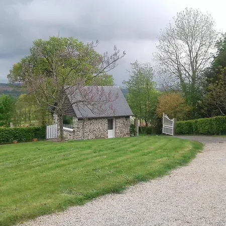 فندق مبيت وإفطار Gite 2 Personnes En Pleine Nature Avec Jacuzzi Prive Et Etang De Peche En Normandie Montabot